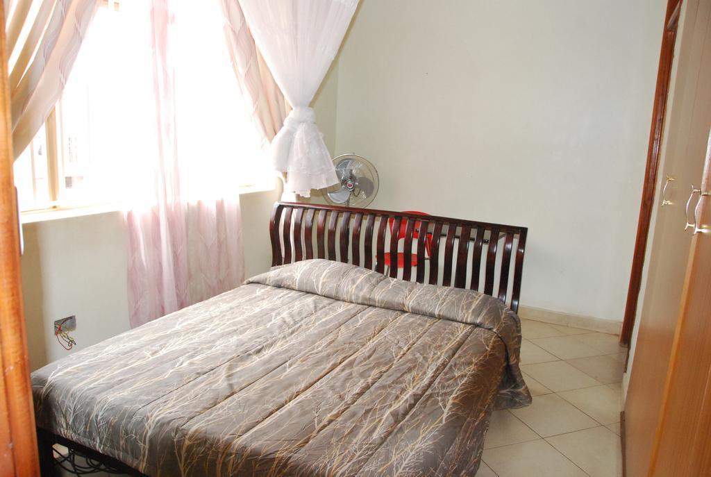 Serene Hotel Kampala Szoba fotó